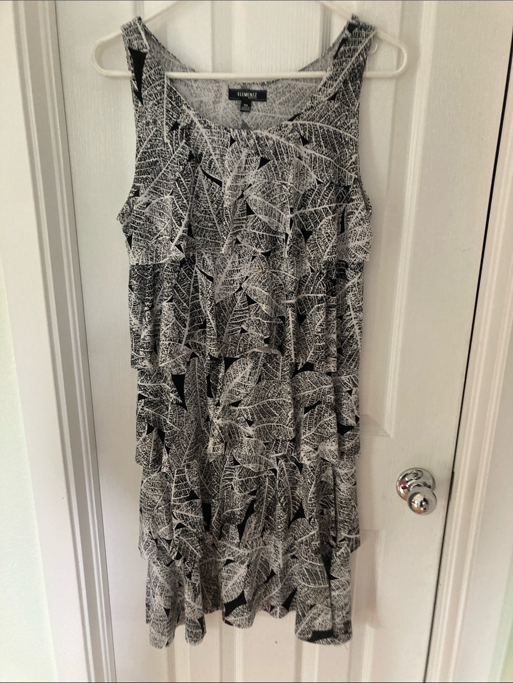 Elementz Black & White Leaf-Print Tiered Sleeveless Dress